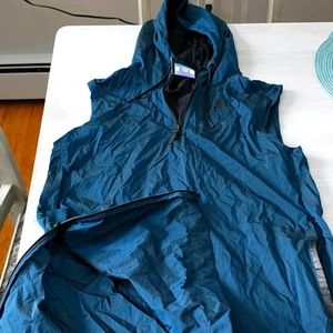 Nylon pullover sleeveless vest